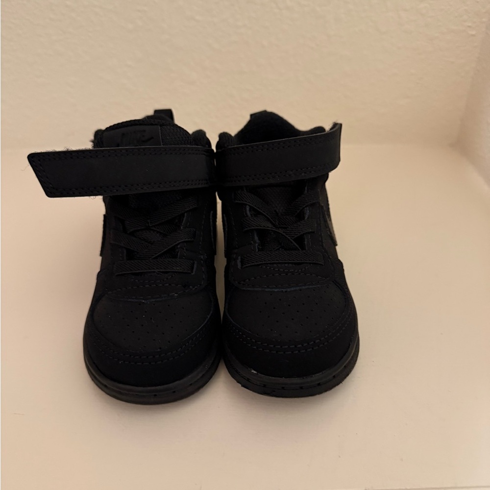 Nike Kids Black Sneakers